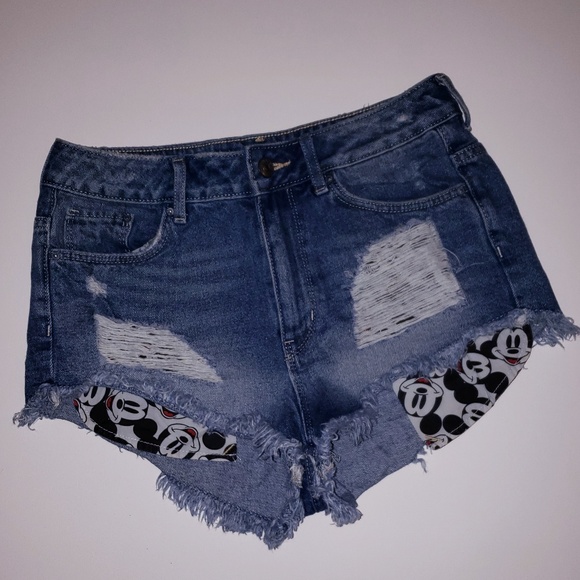 H&M Pants - ⬇️H&M Disney Shorts